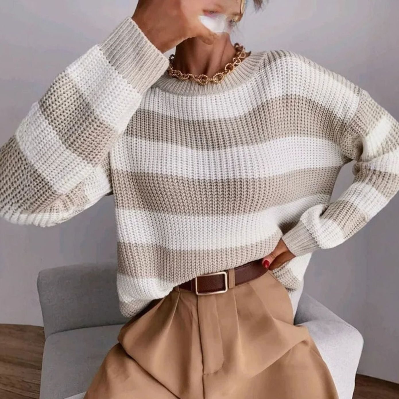 Cosy Striped Knit Sweater with Crew Neck and Ribbed Cuffs